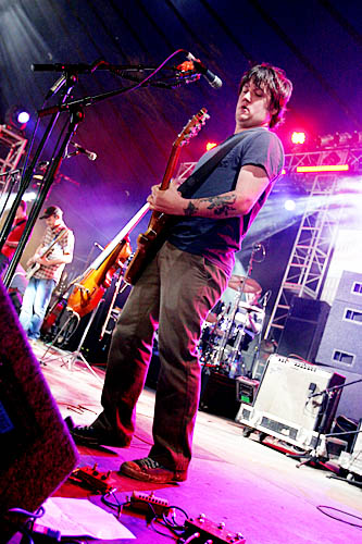 2004-08-27 - Modest Mouse at Reading Festival, Reading