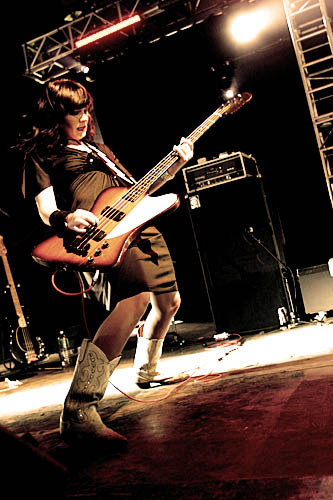 2004-08-27 - Ikara Colt at Reading Festival, Reading