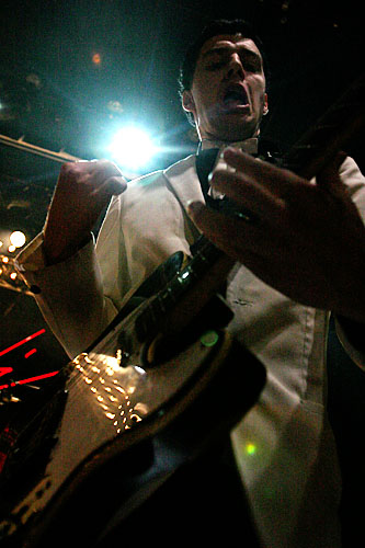 2004-10-31 - The Hives at Trädgår'n, Göteborg