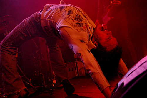 2004-11-04 - The Flaming Sideburns från Mondo, Stockholm