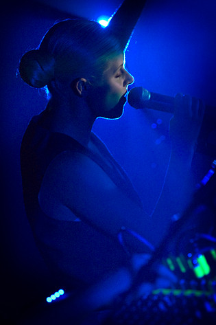 2005-10-22 - Robyn at The Tivoli, Helsingborg