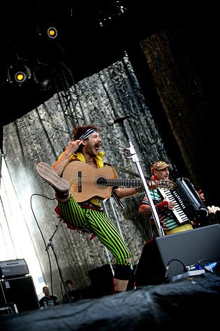 2007-07-01 - Gogol Bordello från Pier Pressure, Göteborg