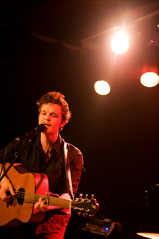 2009-02-20 - The Tallest Man On Earth från Guitars, Umeå