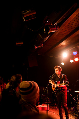 2009-02-20 - The Tallest Man On Earth at Guitars, Umeå