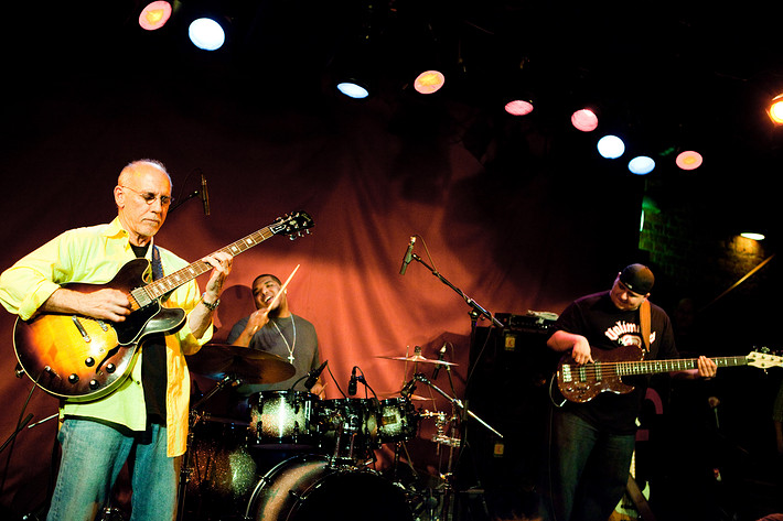 2009-10-29 - Larry Carlton at Fasching, Stockholm
