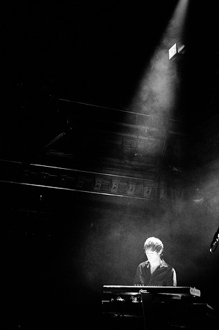 2009-11-04 - White Lies at Berns, Stockholm