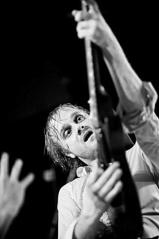 2010-02-27 - Hästpojken at Guitars, Umeå