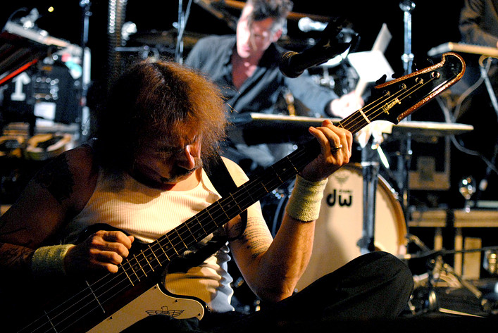 2010-11-06 - Einstürzende Neubauten från Södra Teatern, Stockholm