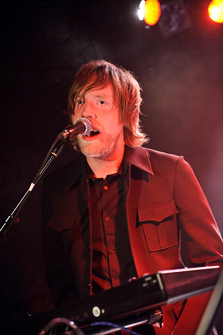 2011-04-17 - Friska Viljor at ISC Club, Bern