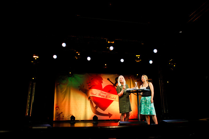 2011-06-29 - Doris Dahlin & Viktoria Myrén "Mor är rar?" från Peace & Love, Borlänge