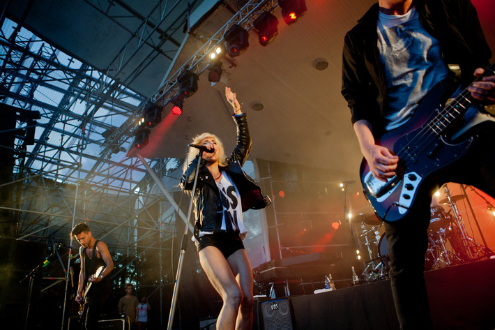 2011-07-28 - The Sounds från Storsjöyran, Östersund