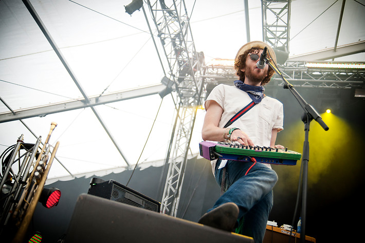 2011-08-12 - Edward Sharpe & The Magnetic Zeros at Way Out West, Göteborg