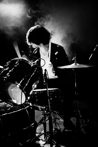 2011-11-17 - Bass Drum Of Death at ISC Club, Bern