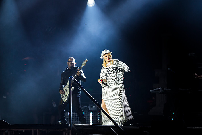2013-07-05 - Rihanna at Roskildefestivalen, Roskilde