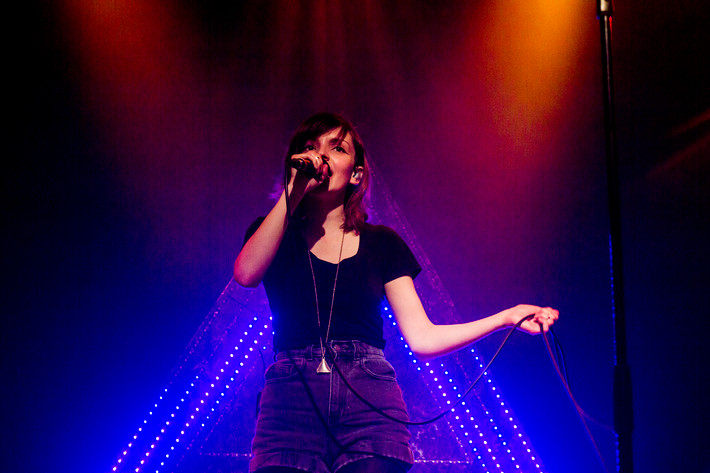 2013-10-30 - CHVRCHES at Debaser Medis, Stockholm