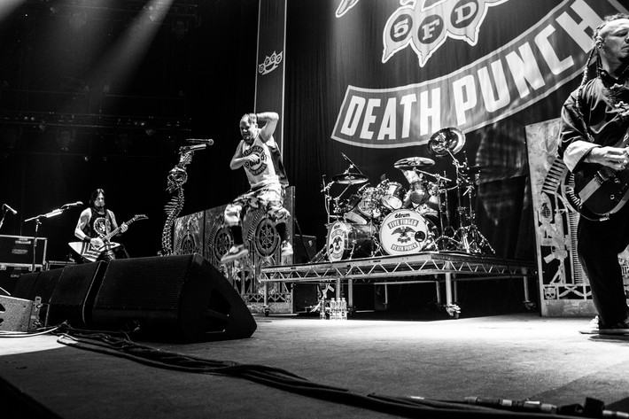 2013-11-08 - Five Finger Death Punch at Hovet, Stockholm